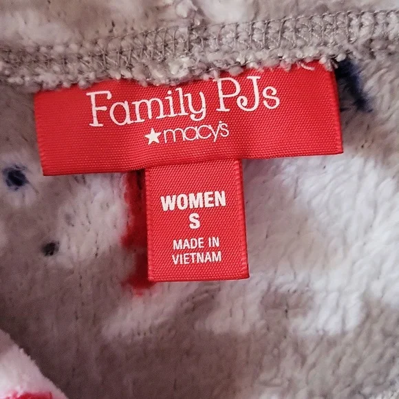 Matching Women's Polarbear Pajamas - Picture 7 of 17